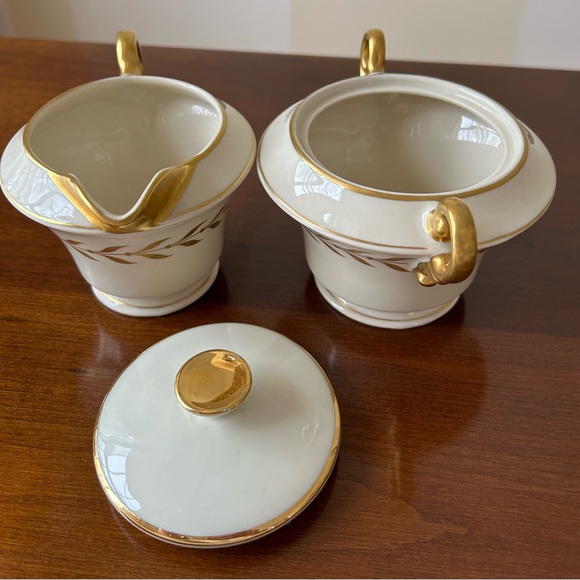 Jefferson by Old Ivory Syracuse China Gold Laurel Footed Creamer and Sugar Bowl - Picture 5 of 12